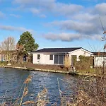 Prázdninový dům A 17 Mit Eigenem Exklusivem Zugang Zum Binnensee By Interhome *