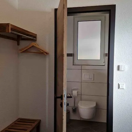 A 17 Mit Eigenem Exklusivem Zugang Zum Binnensee By Interhome * Grosswurden