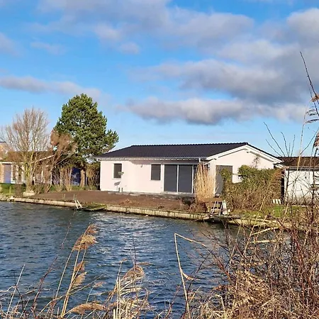 Prázdninový dům A 17 Mit Eigenem Exklusivem Zugang Zum Binnensee By Interhome *