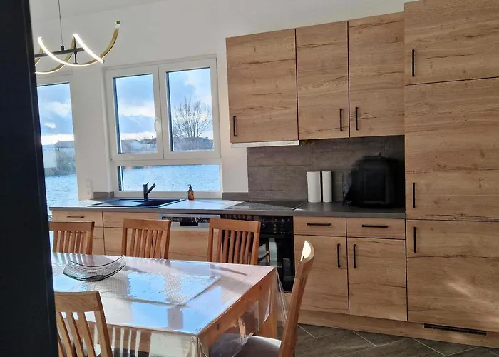 A 17 Mit Eigenem Exklusivem Zugang Zum Binnensee By Interhome