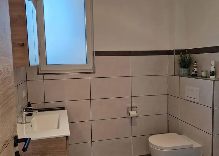 A 17 Mit Eigenem Exklusivem Zugang Zum Binnensee By Interhome *