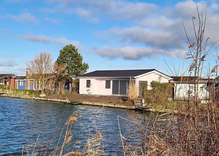 Сasa de vacaciones A 17 Mit Eigenem Exklusivem Zugang Zum Binnensee By Interhome *