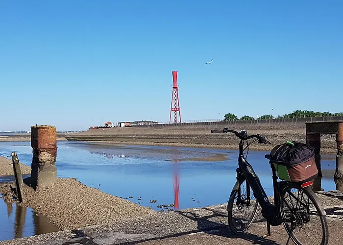 A 17 Mit Eigenem Exklusivem Zugang Zum Binnensee By Interhome